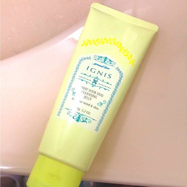 イグニス♡サニーサワーデュオ
クレンジング ジェリー
150g3000円
レモン🍋の香りで爽やかな感じ！
化粧の落ちはいいけど、
まぁ肌は突っ張る感あるので、
直ぐに化粧水とかします！
綺麗に直ぐ化粧落