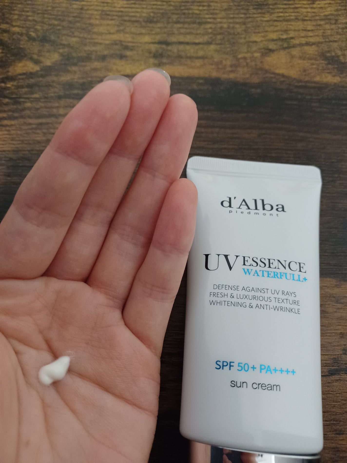 ダルバ ウォータフル エッセンス サンクリーム/ダルバ/日焼け止めクリームを使ったクチコミ(1枚目)