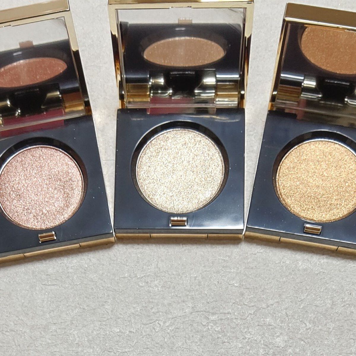 リュクスアイシャドウ 02 オパールセント(フォイル) /BOBBI BROWN/単色アイシャドウを使ったクチコミ（2枚目）