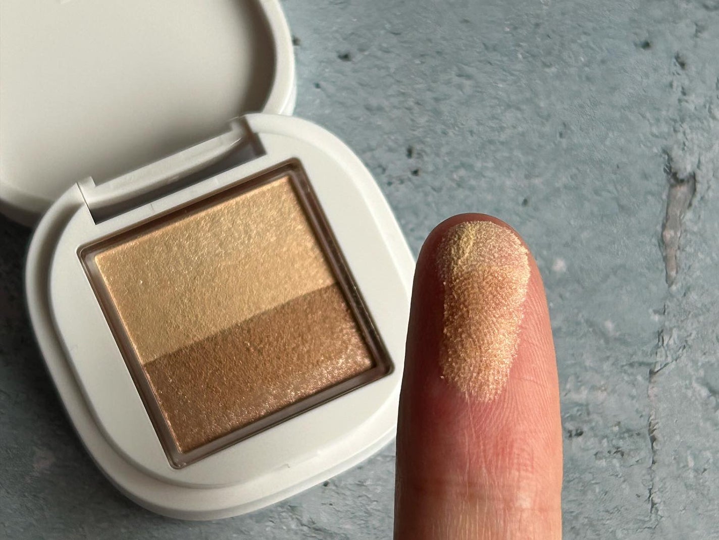 アイカラー/media luxe/アイシャドウパレットを使ったクチコミ(5枚目)