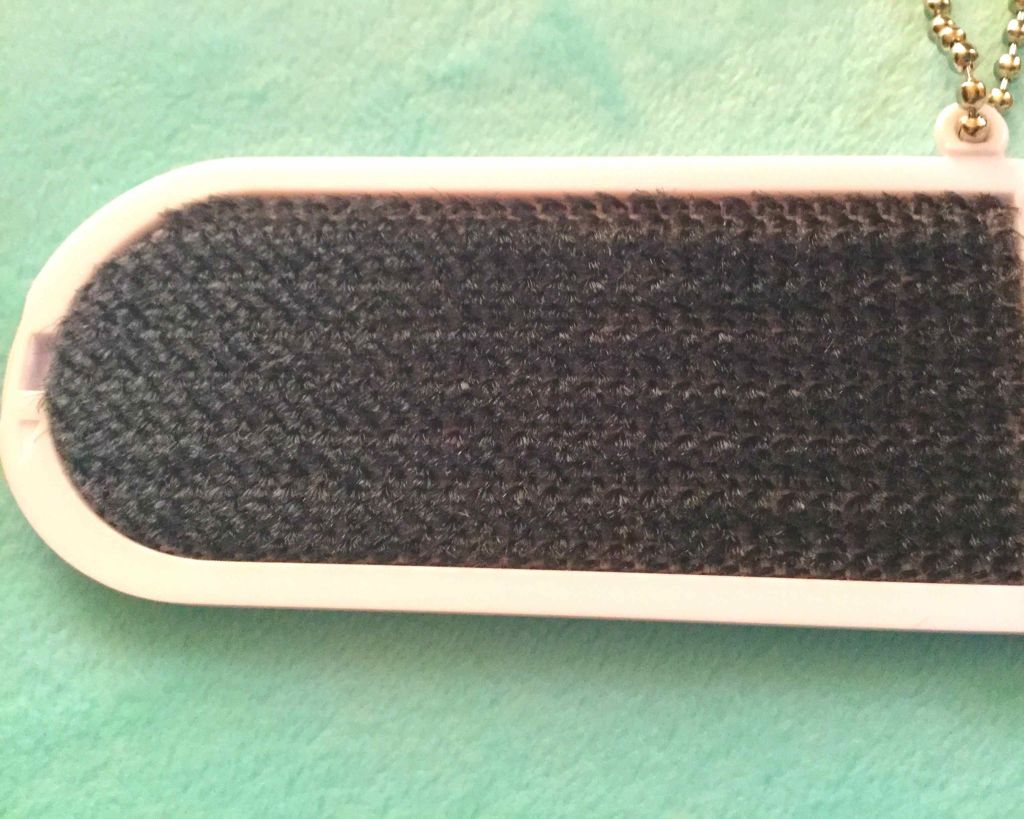 ペコ on LIPS 「☆ミニオンエチケットブラシ冬になると学校に行くとき、マフラーを..」(3枚目)