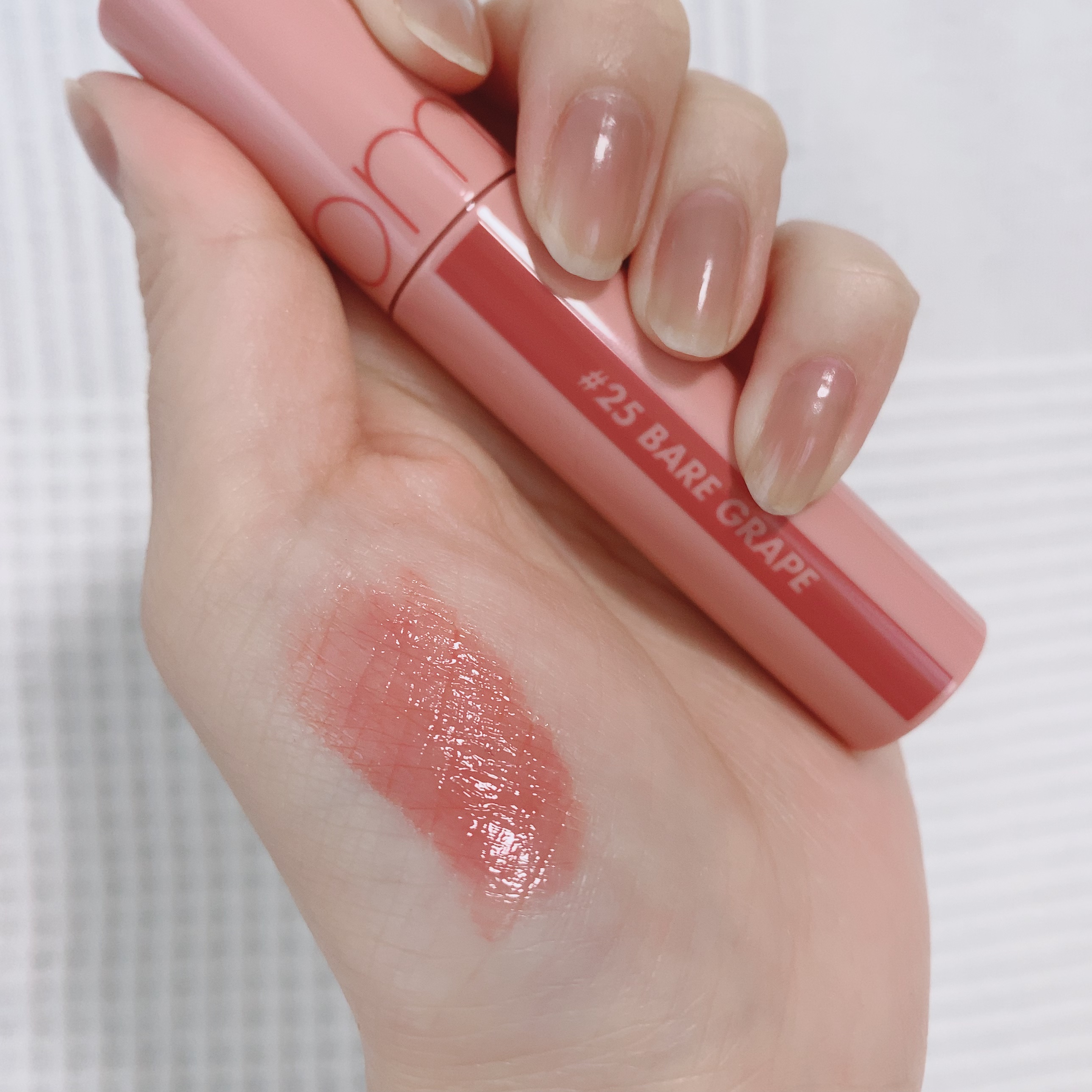 ジューシーラスティングティント/rom&nd/リップティントを使ったクチコミ（2枚目）