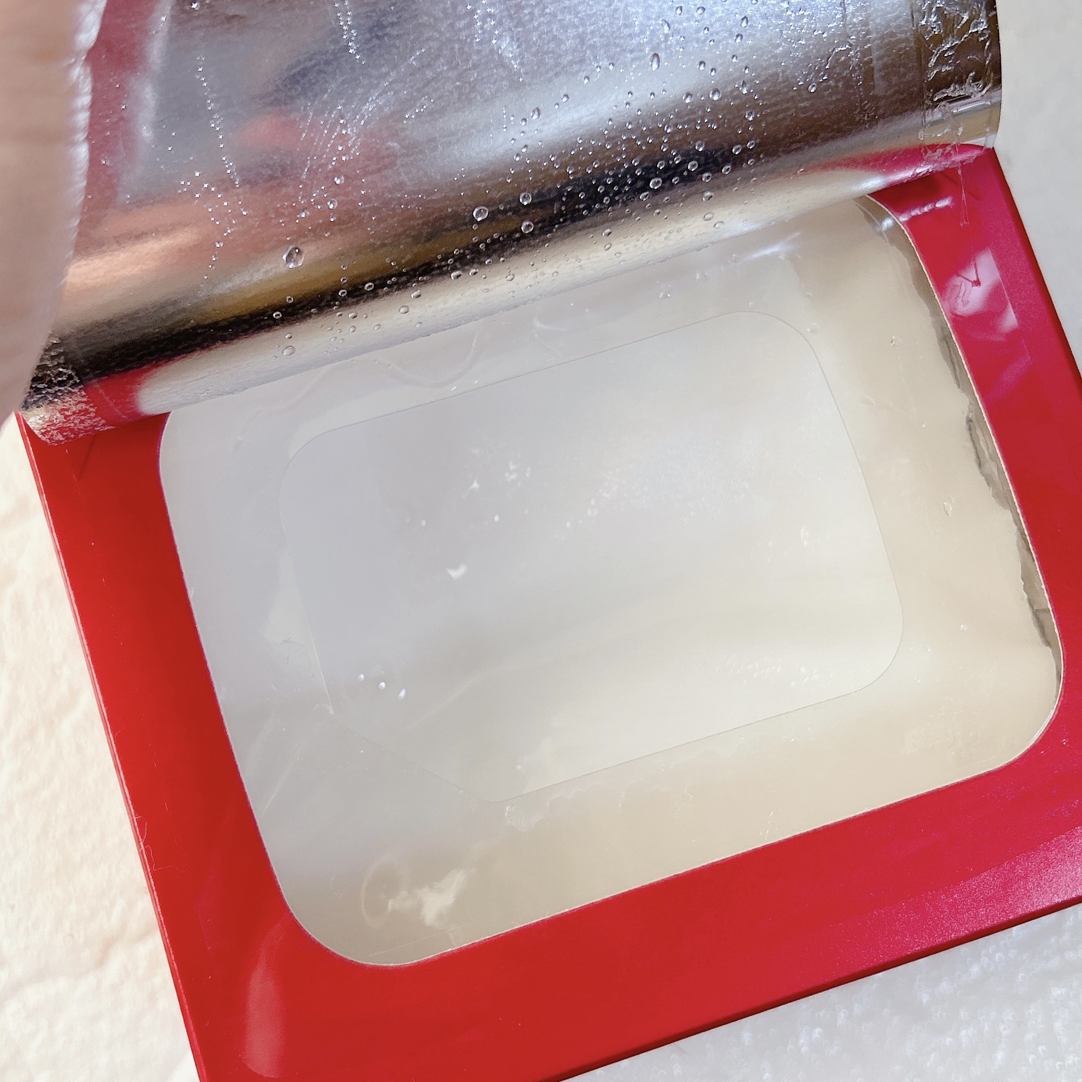 ルルルンプレシャス RED(モイスト)【旧】 ルルルンプレシャス RED（モイスト）32枚入【旧】/ルルルン/シートマスク・パックを使ったクチコミ（2枚目）