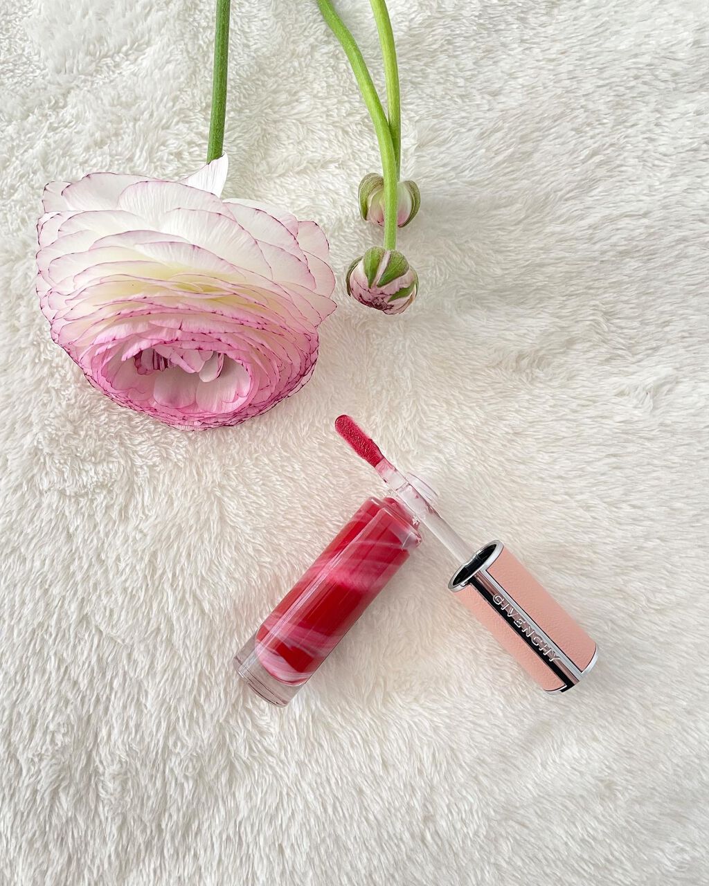 ローズ・パーフェクト・リキッド/GIVENCHY/口紅を使ったクチコミ(2枚目)