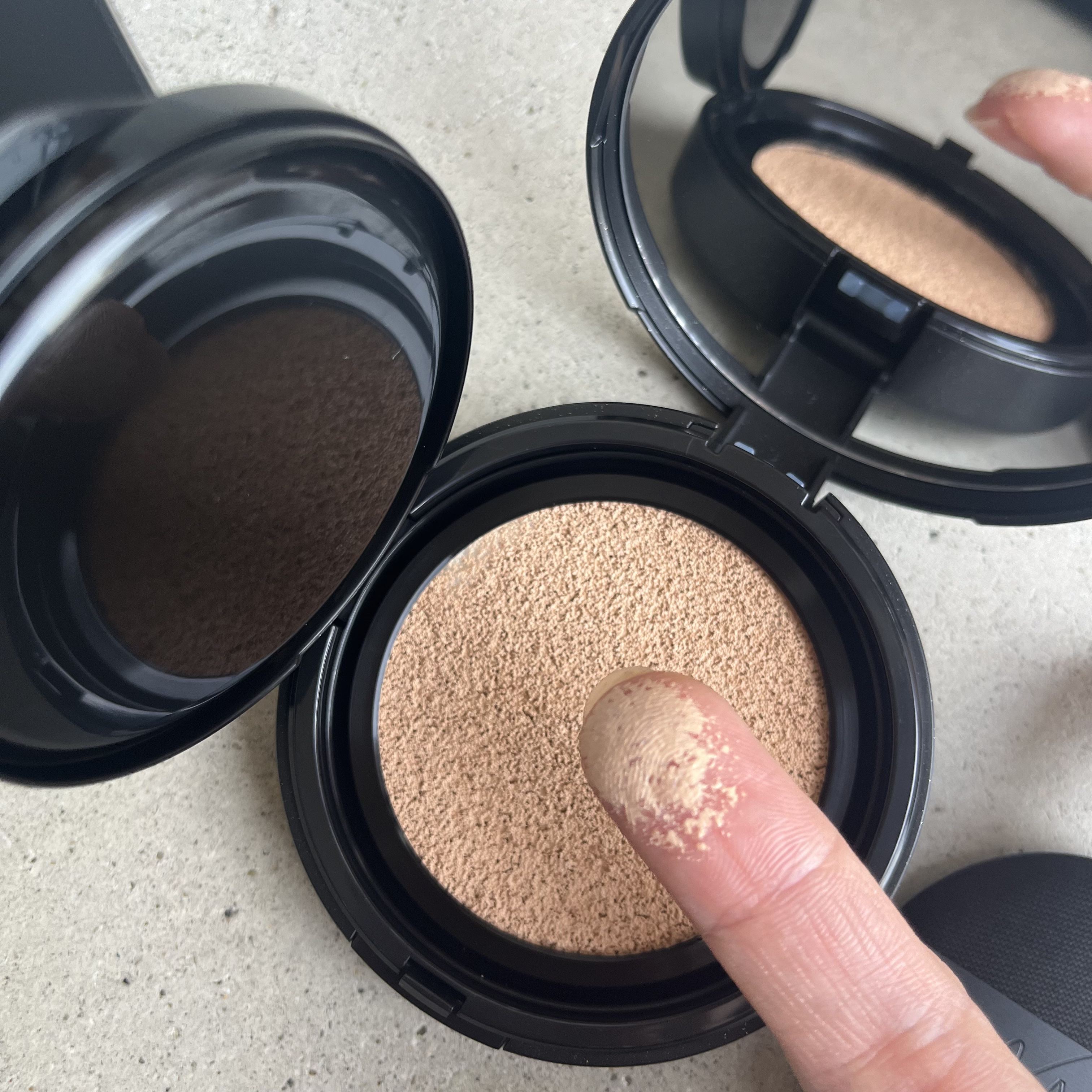 ベルベットジュエルクッション/BIVABOO/クッションファンデーションを使ったクチコミ（3枚目）