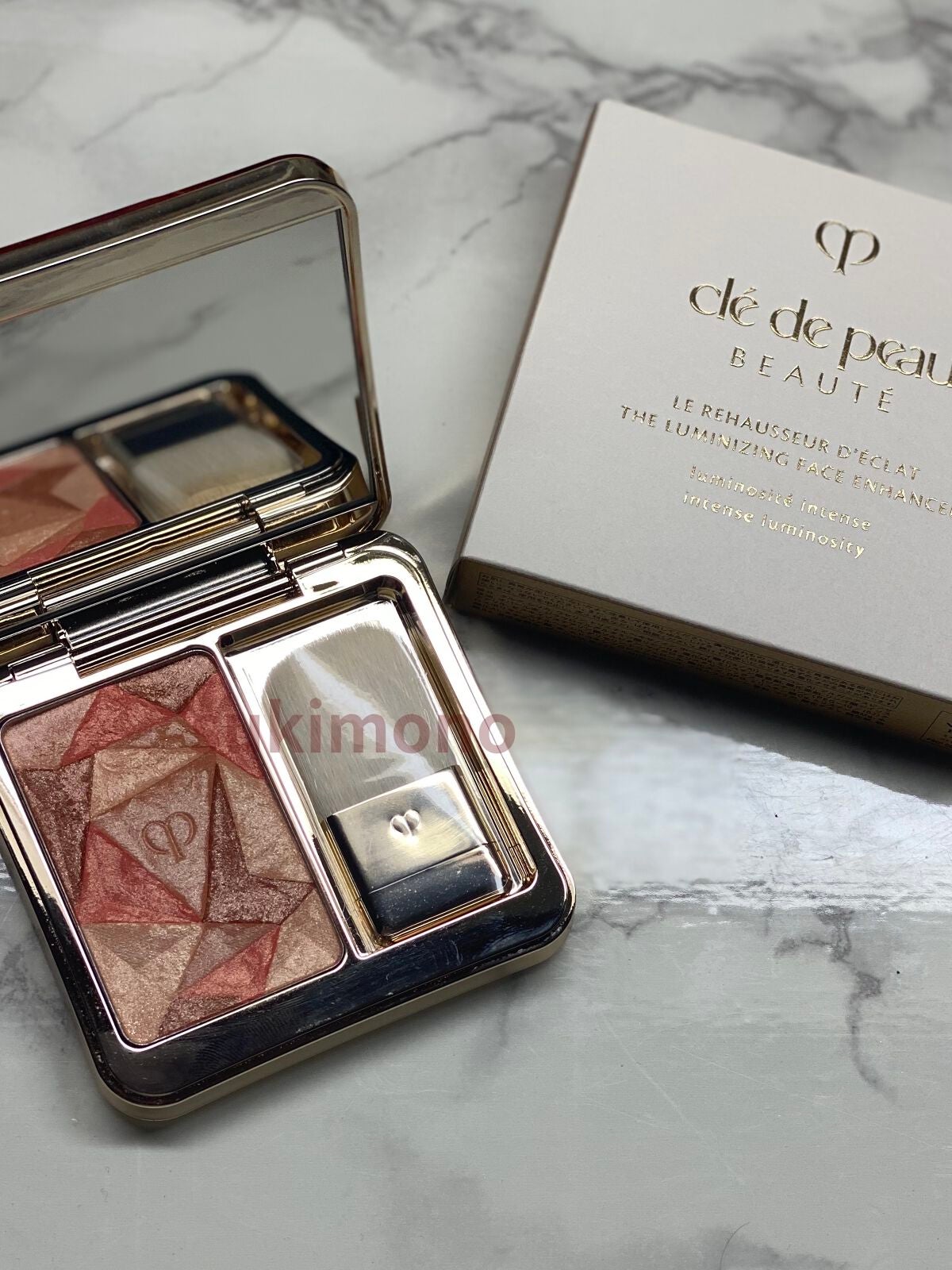 ル・レオスールデクラ /クレ・ド・ポー ボーテ/パウダーハイライトを使ったクチコミ(2枚目)