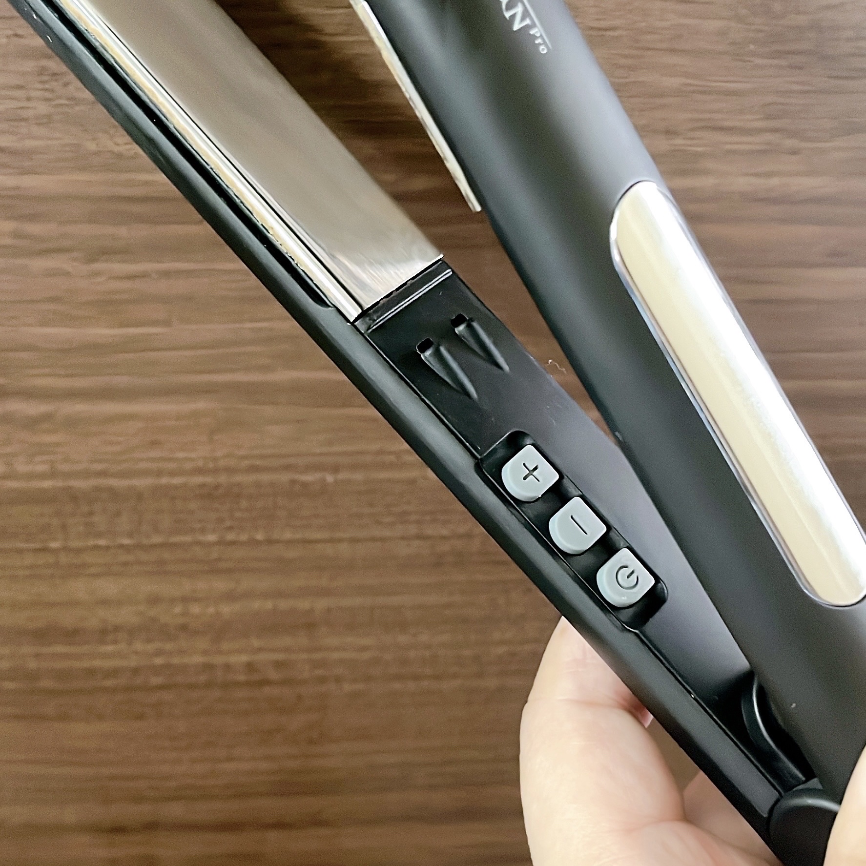 SALONMOON ミラーチタニウム ストレートヘアアイロン ミニSLM010のクチコミ「不器用さんにおすすめのちょうどいいサイズのストレートアイロン✨

SALONMOON
ミラーチ.....」（2枚目）