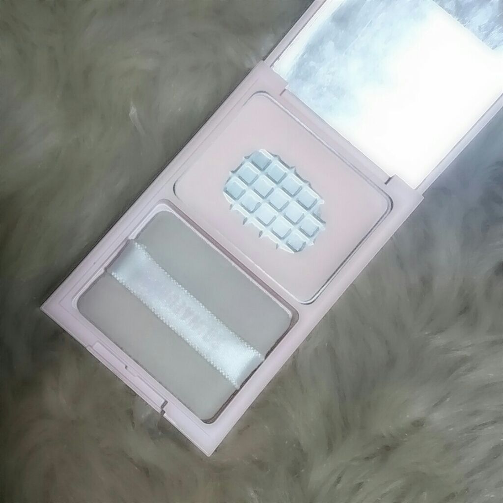 メイクアップホールディングフィニッシングパウダーフィクサー/SO NATURAL/プレストパウダーを使ったクチコミ（2枚目）