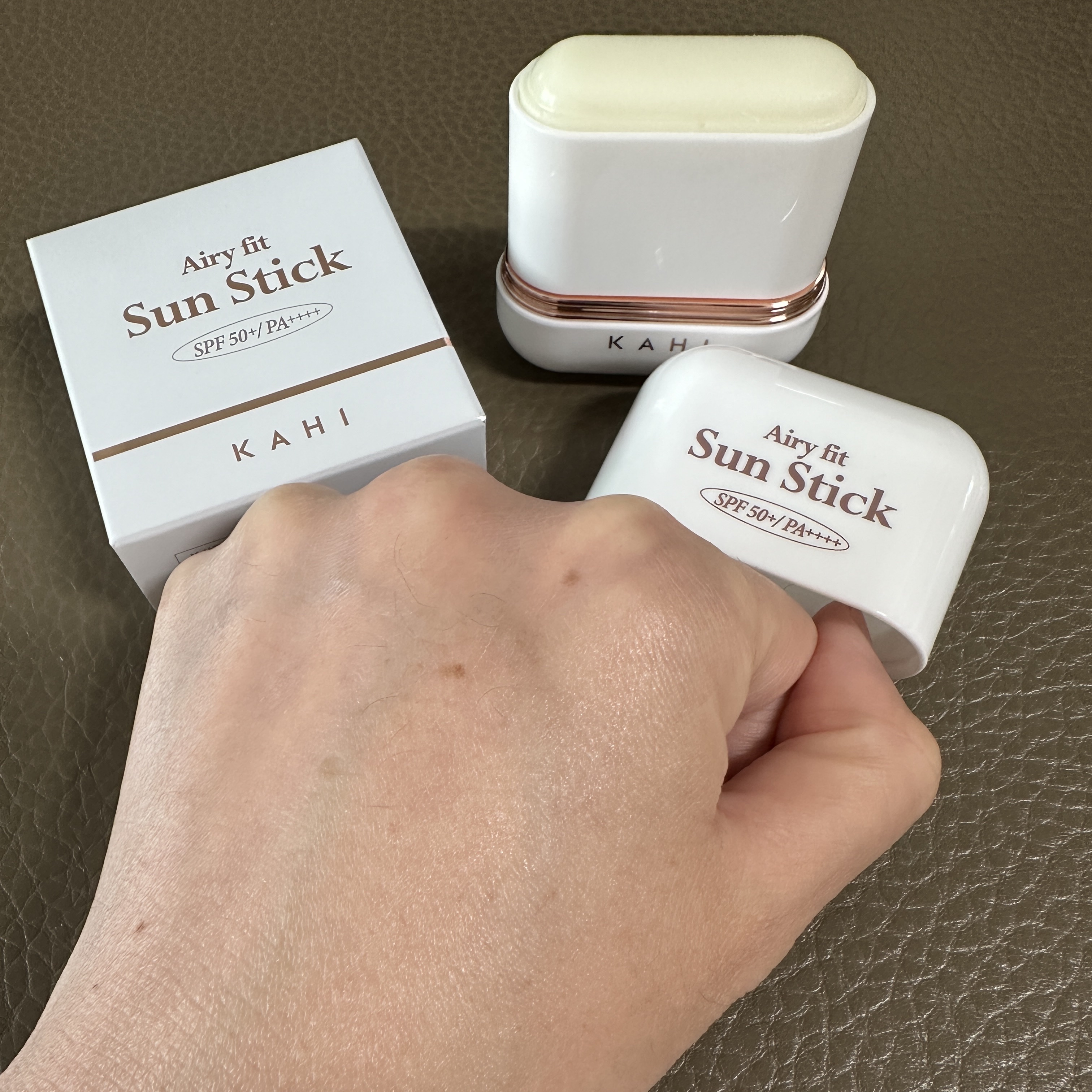 エアリーフィットサンスティック/KAHI/日焼け止めスティックを使ったクチコミ（2枚目）