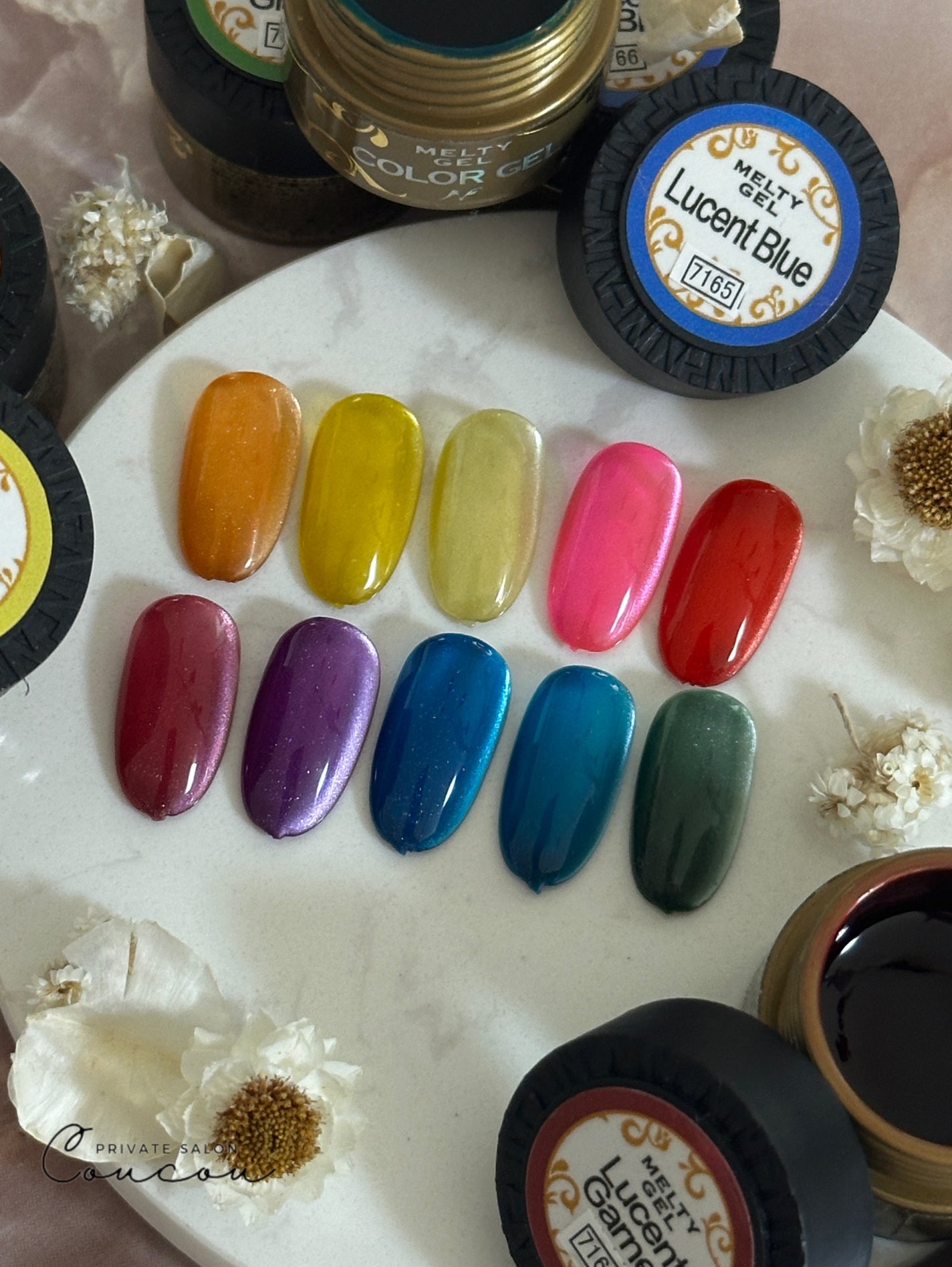 🐒ズボラママみっちゃんの高見えネイル💅 on LIPS 「他にもたくさん投稿してます→@m.naiiil.99昨日載せた..」(1枚目)