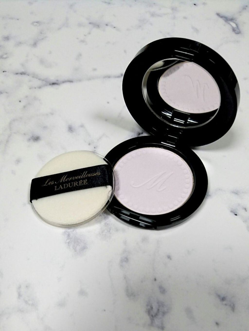 イルミネイティング プレスト パウダー/レ・メルヴェイユーズ ラデュレ/プレストパウダーを使ったクチコミ(2枚目)