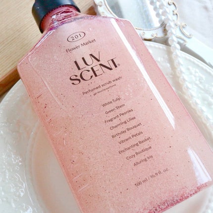 スクラブボディウォッシュ フラワーマーケット ホワイトチューリップ/LUV SCENT/ボディスクラブを使ったクチコミ(3枚目)