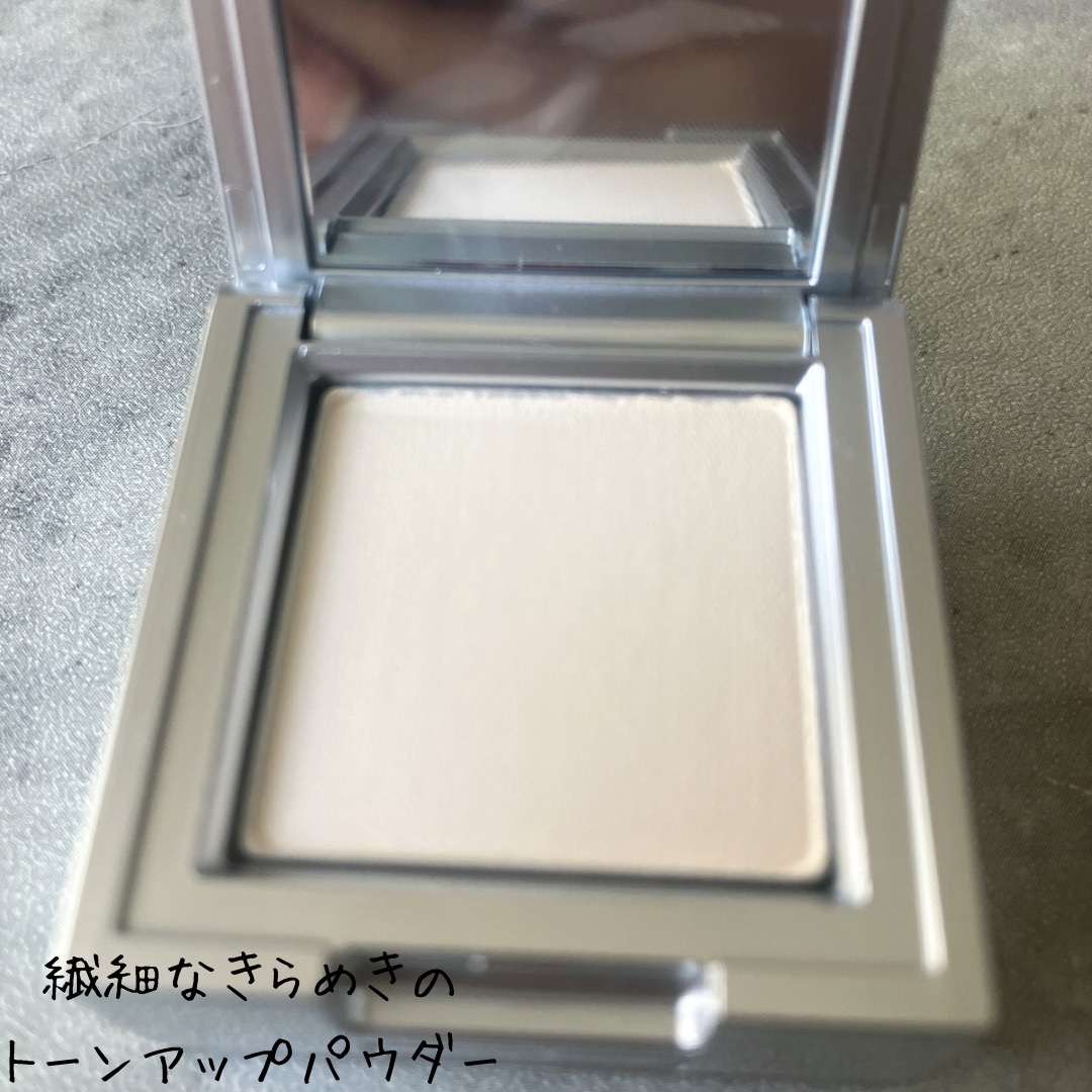 ストロビングフェイスキューブ/TWO SLASH FOUR/ハイライトを使ったクチコミ（3枚目）