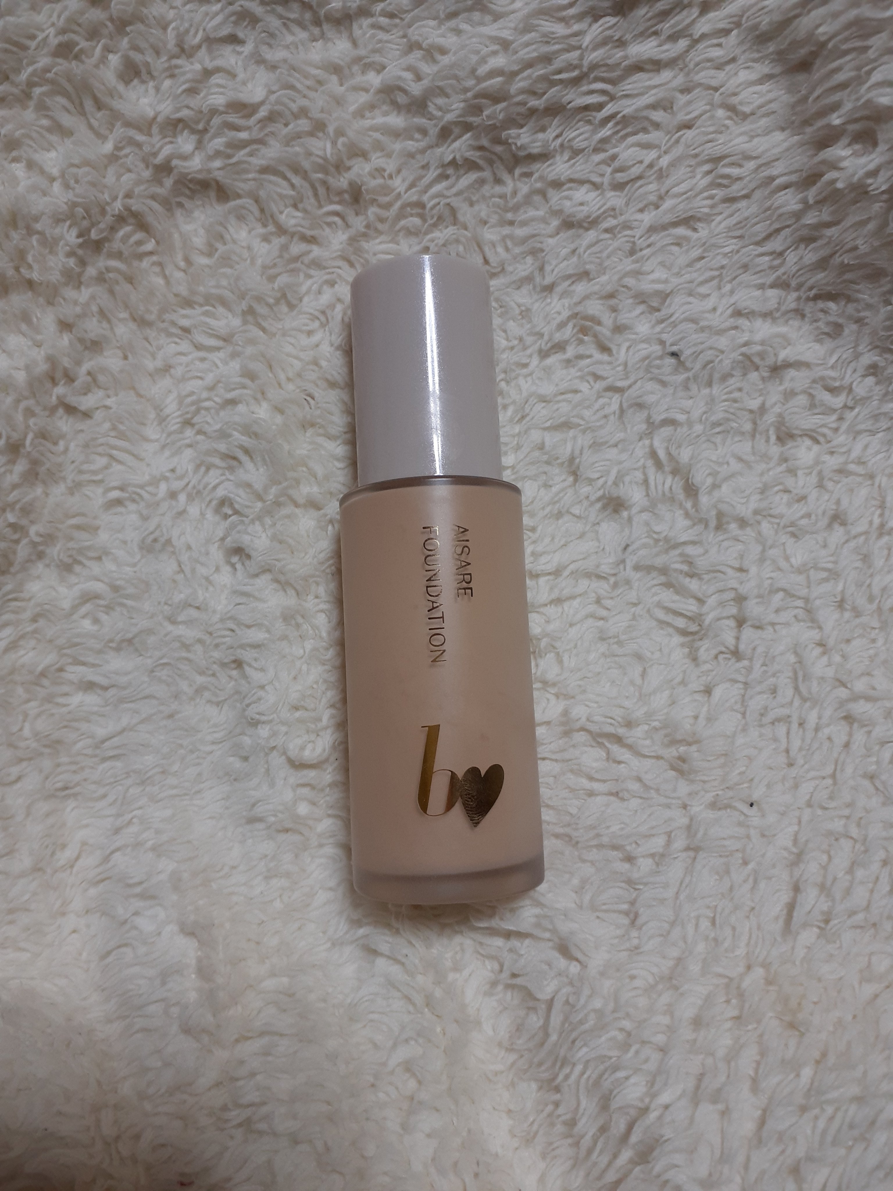 愛されファンデ 01 ライトベージュ/b idol/リキッドファンデーションを使ったクチコミ（1枚目）