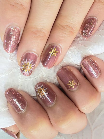 土木系おねいさん on LIPS 「お正月休み、最後のネイル!連休に浮かれて強い色が続いたので、と..」(5枚目)