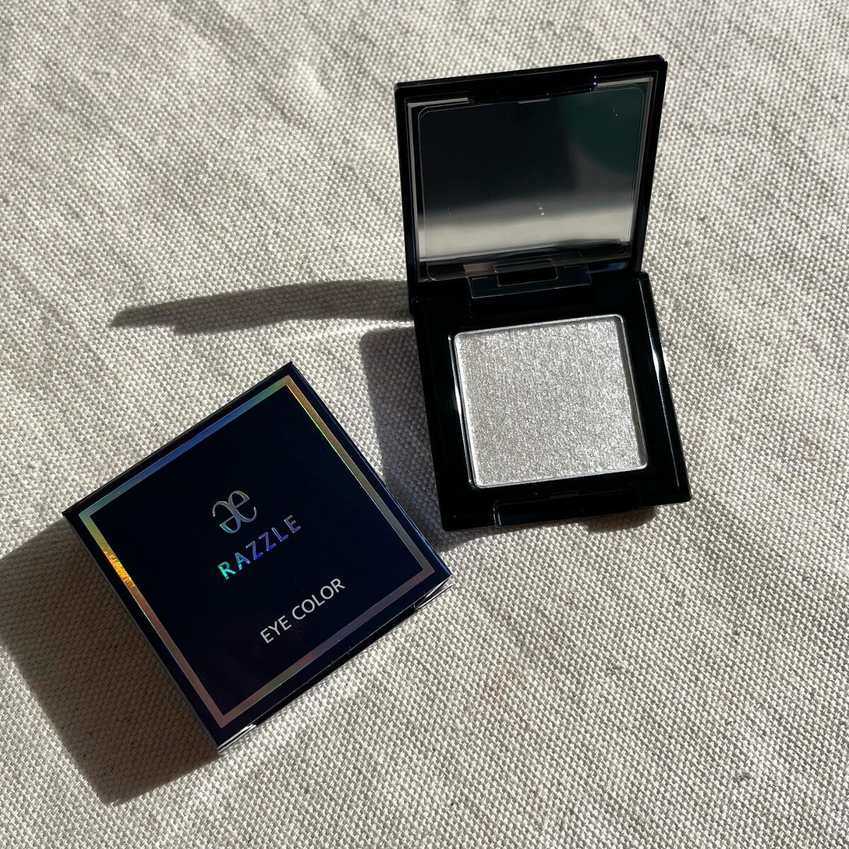 ラズル アイカラー/エレガンス ラズル /単色アイシャドウを使ったクチコミ(1枚目)