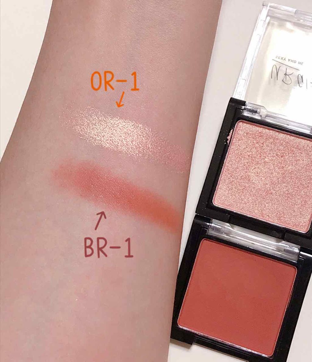 UR GLAM　POWDER EYESHADOW ブライトオレンジ〈オーロラパール〉/U R GLAM/単色アイシャドウを使ったクチコミ（3枚目）