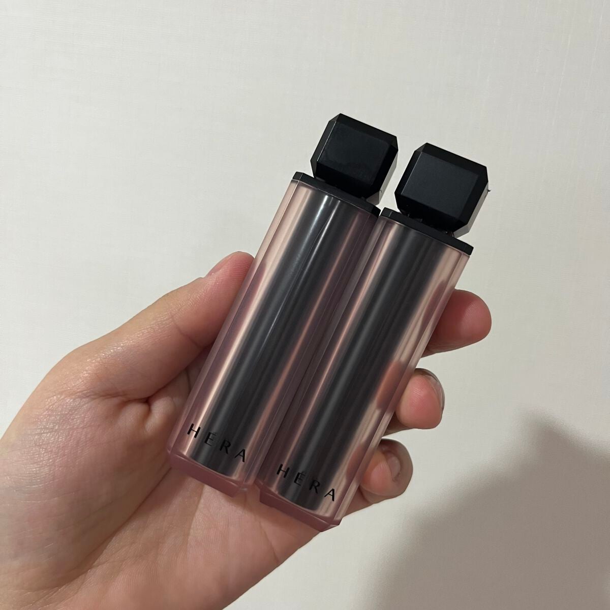 センシュアルパウダーマットリップスティック/HERA/口紅を使ったクチコミ(2枚目)