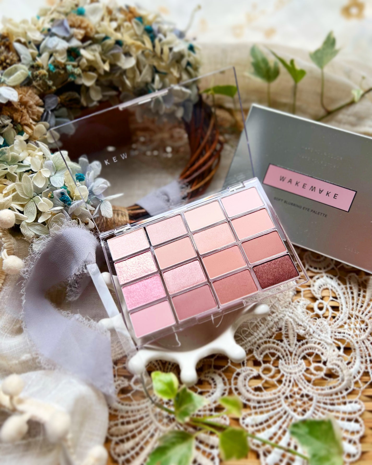 ソフトブラーリングアイパレット/wakemake/アイシャドウパレットを使ったクチコミ(2枚目)