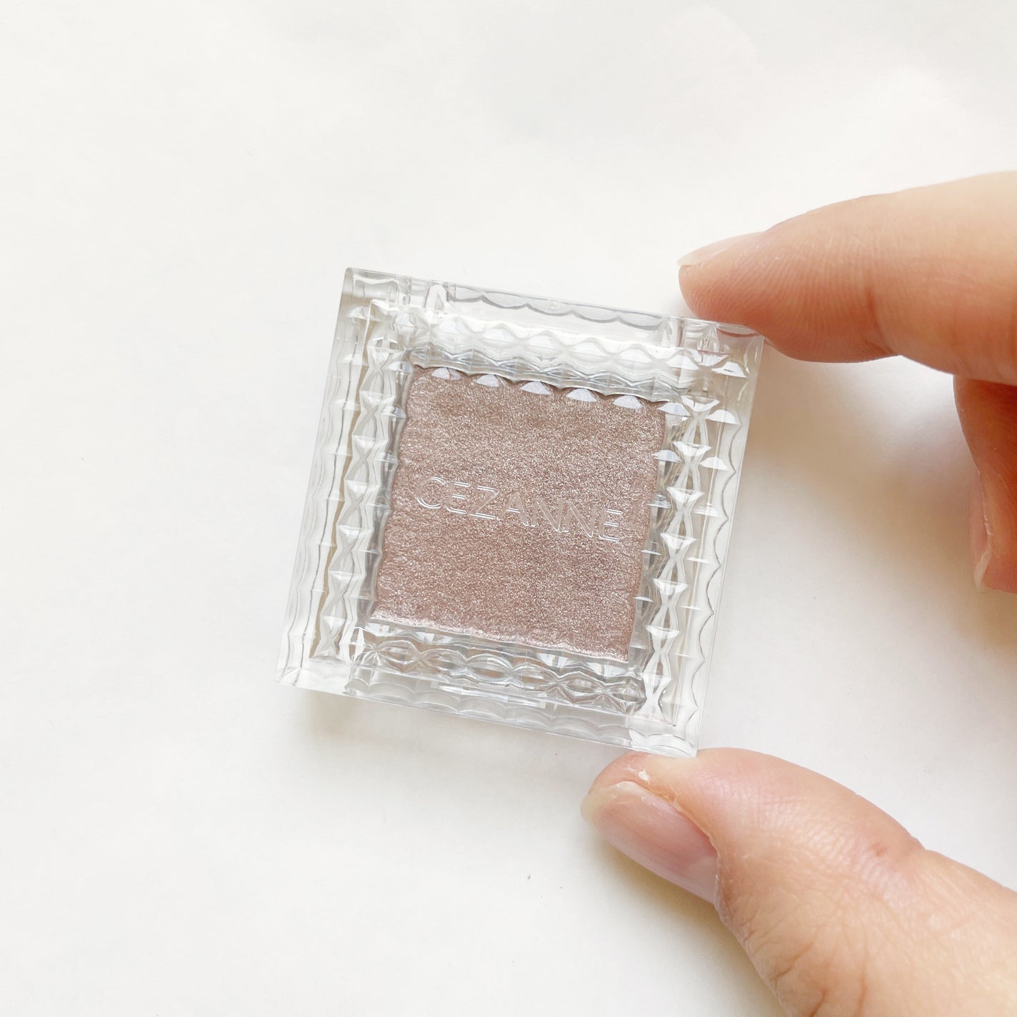 シングルカラーアイシャドウ/CEZANNE/単色アイシャドウを使ったクチコミ(2枚目)