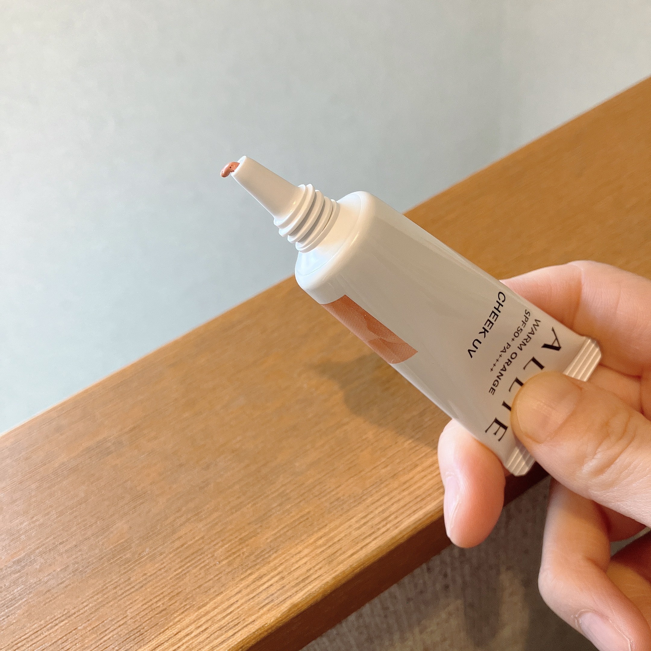 クロノビューティ カラーオンUV チーク 02 ウォームオレンジ/アリィー/日焼け止めクリームを使ったクチコミ（2枚目）