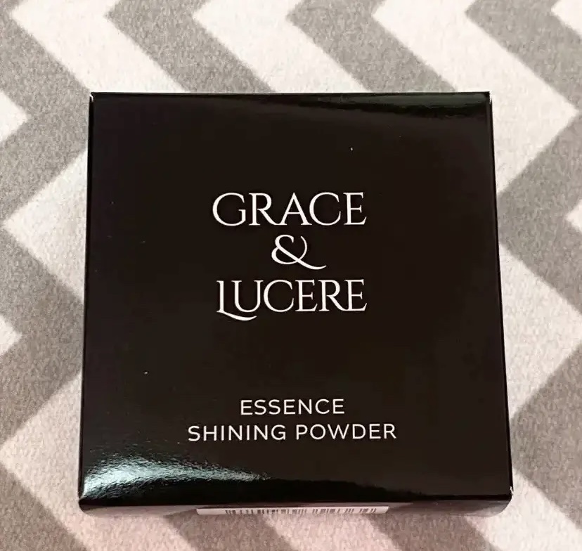 エッセンスシャイニングパウダー/GRACE&LUCERE/プレストパウダーを使ったクチコミ（1枚目）