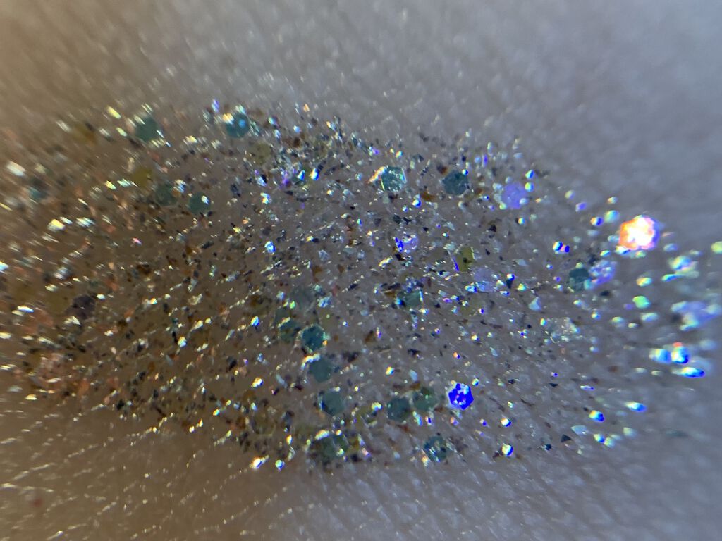 リキッド グリッター シャドウ/rom&nd/グリッターを使ったクチコミ（3枚目）