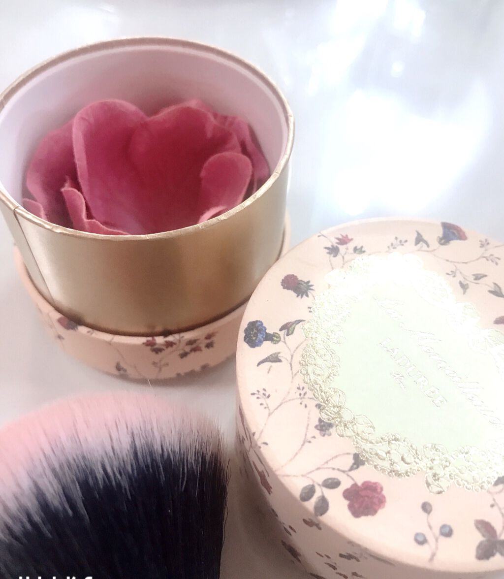 フェイス カラー ローズ ラデュレ(ミニ)/レ・メルヴェイユーズ ラデュレ/パウダーチークを使ったクチコミ（3枚目）