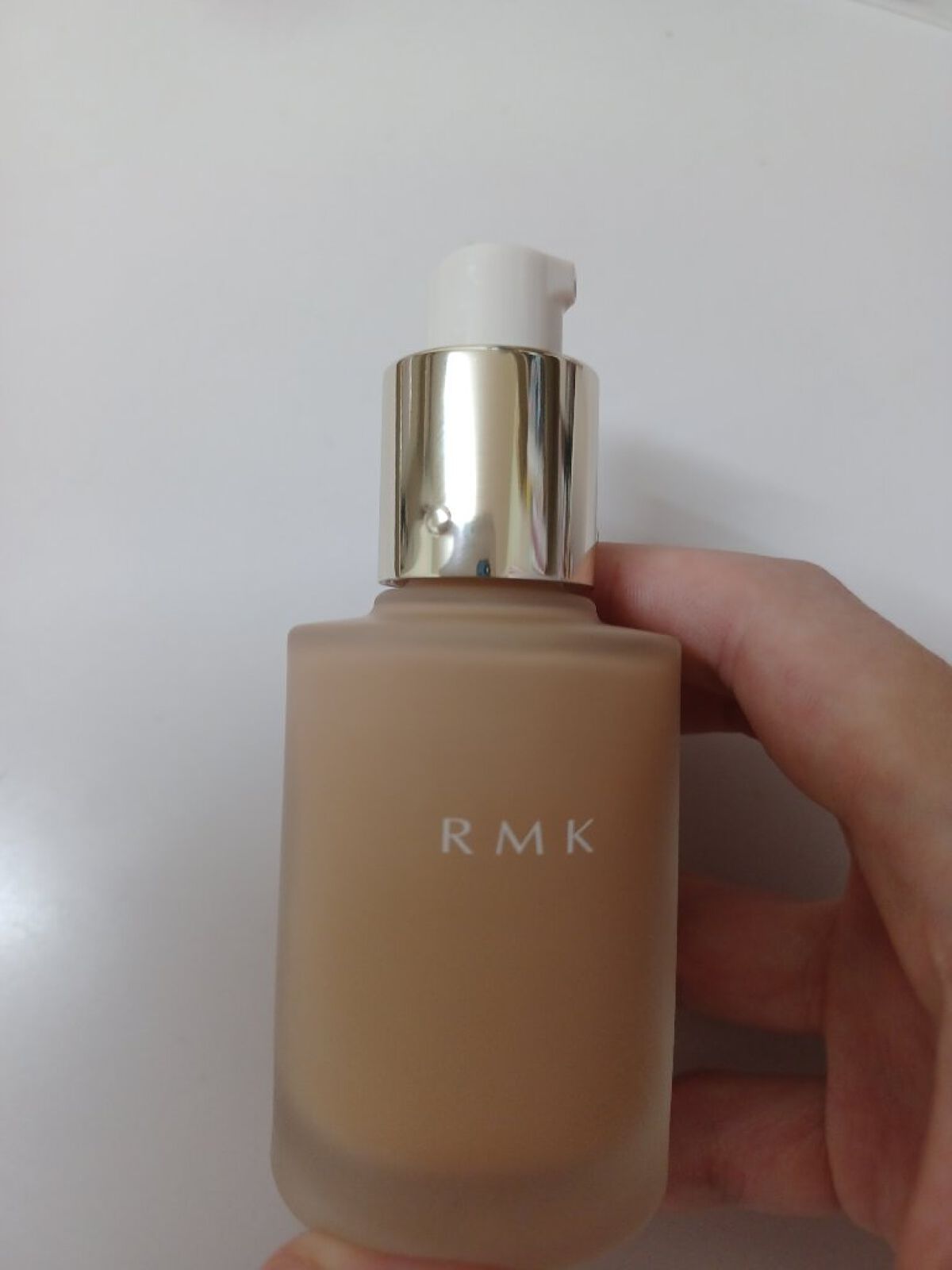 RMK リクイドファンデーション フローレスカバレッジ/RMK/リキッドファンデーションを使ったクチコミ（2枚目）