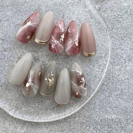 naomi on LIPS 「天然石ネイル❤︎詳細は@nail_academy.anoano..」(1枚目)