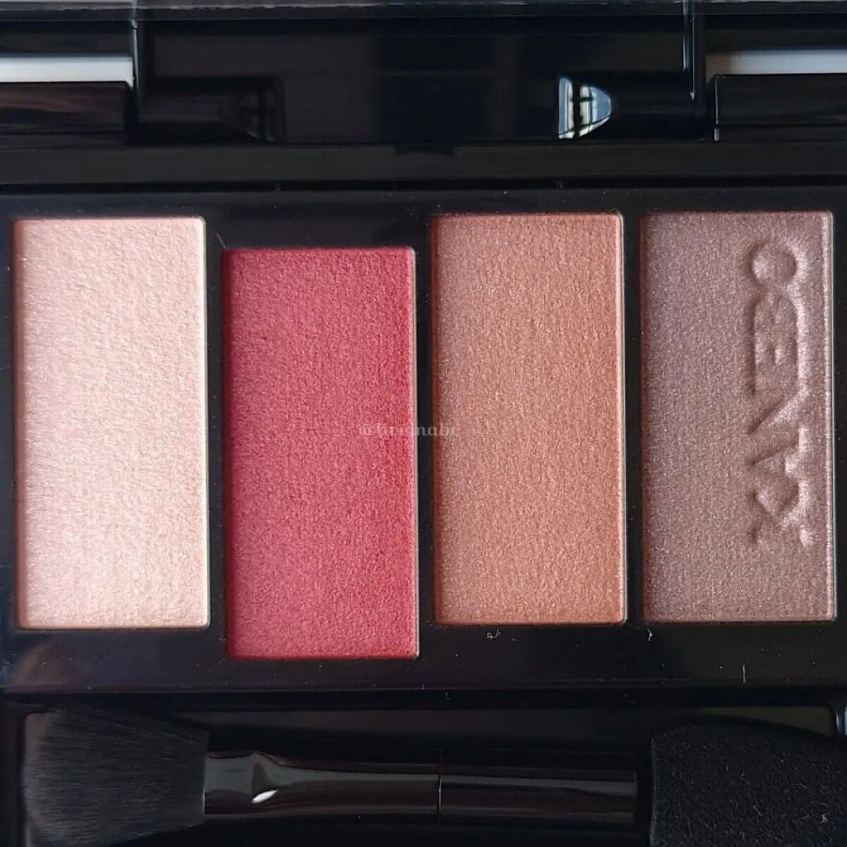 レイヤードカラーズアイシャドウ/KANEBO/アイシャドウパレットを使ったクチコミ(3枚目)