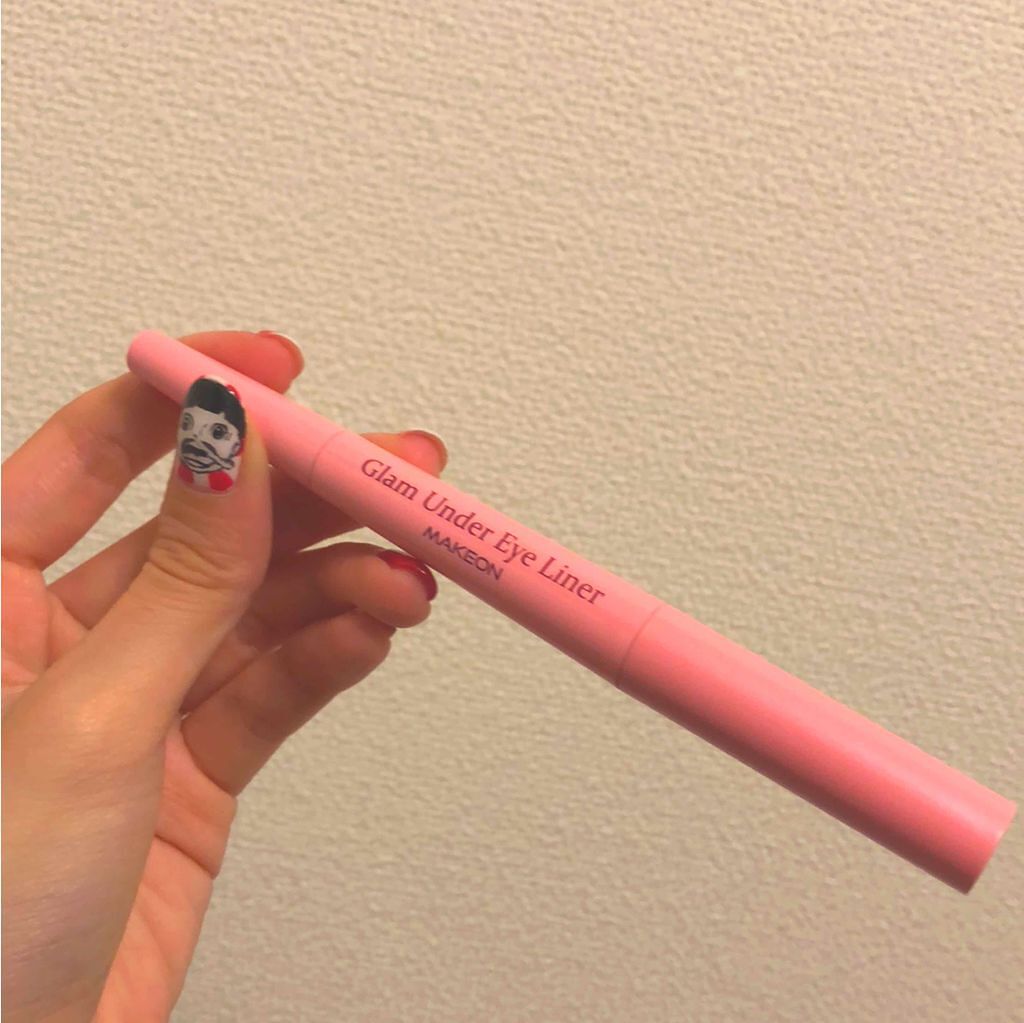 一昨年からずっと使ってる涙袋ライナーです💫
何度か動画でも紹介してるけど
減りも少なくてめちゃくちゃコスパいい！

韓国コスメだからネットで買えます👍👍

これ1本で涙袋完成するから
ポーチの中かさばらないしオススメ🐸🐸
