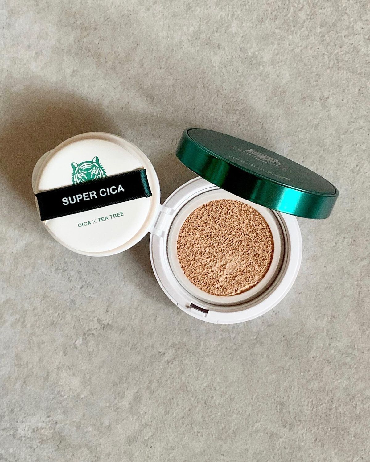 スーパーシカクッション 22号/MEDICUBE/クッションファンデーションを使ったクチコミ（2枚目）