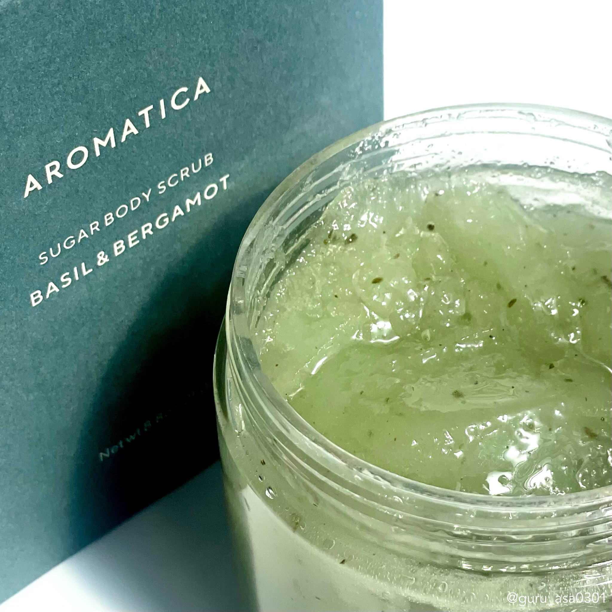 シュガーボディスクラブバジル＆ベルガモット/AROMATICA/ボディスクラブを使ったクチコミ（3枚目）