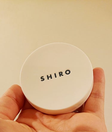 shiro ホワイトリリー 練り香水 2800yen

愛してやまないshiroの練り香水。
サボンもいいですが、私はホワイトリリー派。
できることなら四六時中この香りに包まれていたい…。
んですが、こ