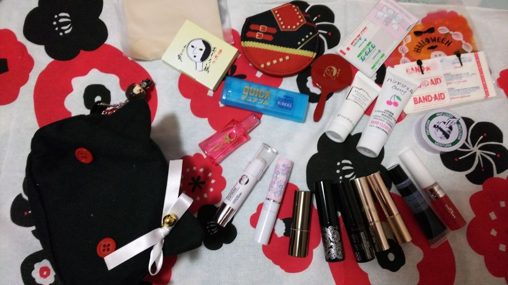 もにか on LIPS 「初投稿がポーチ事情。みんなのポーチの中身覗くの楽しいよね。✨ポ..」(1枚目)