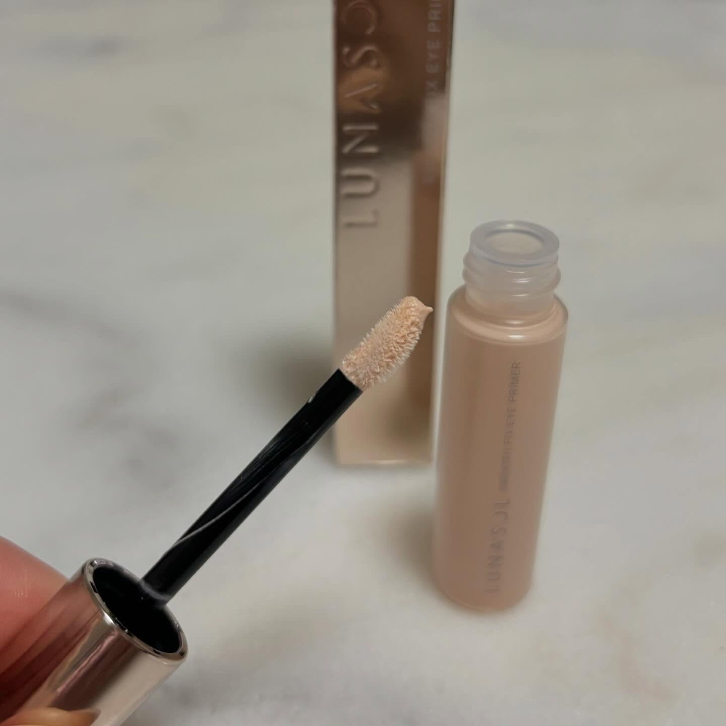 ルナソル スムースフィックスアイプライマー/LUNASOL/アイシャドウベースを使ったクチコミ（2枚目）