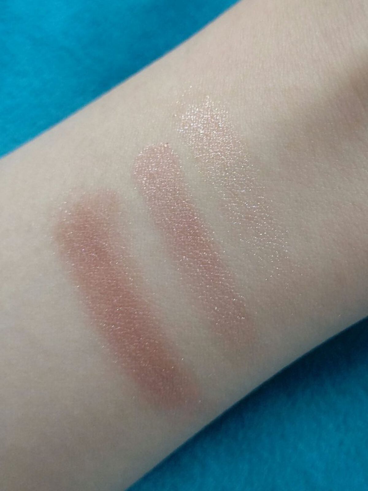 トーンアップアイシャドウ/CEZANNE/アイシャドウパレットを使ったクチコミ（3枚目）