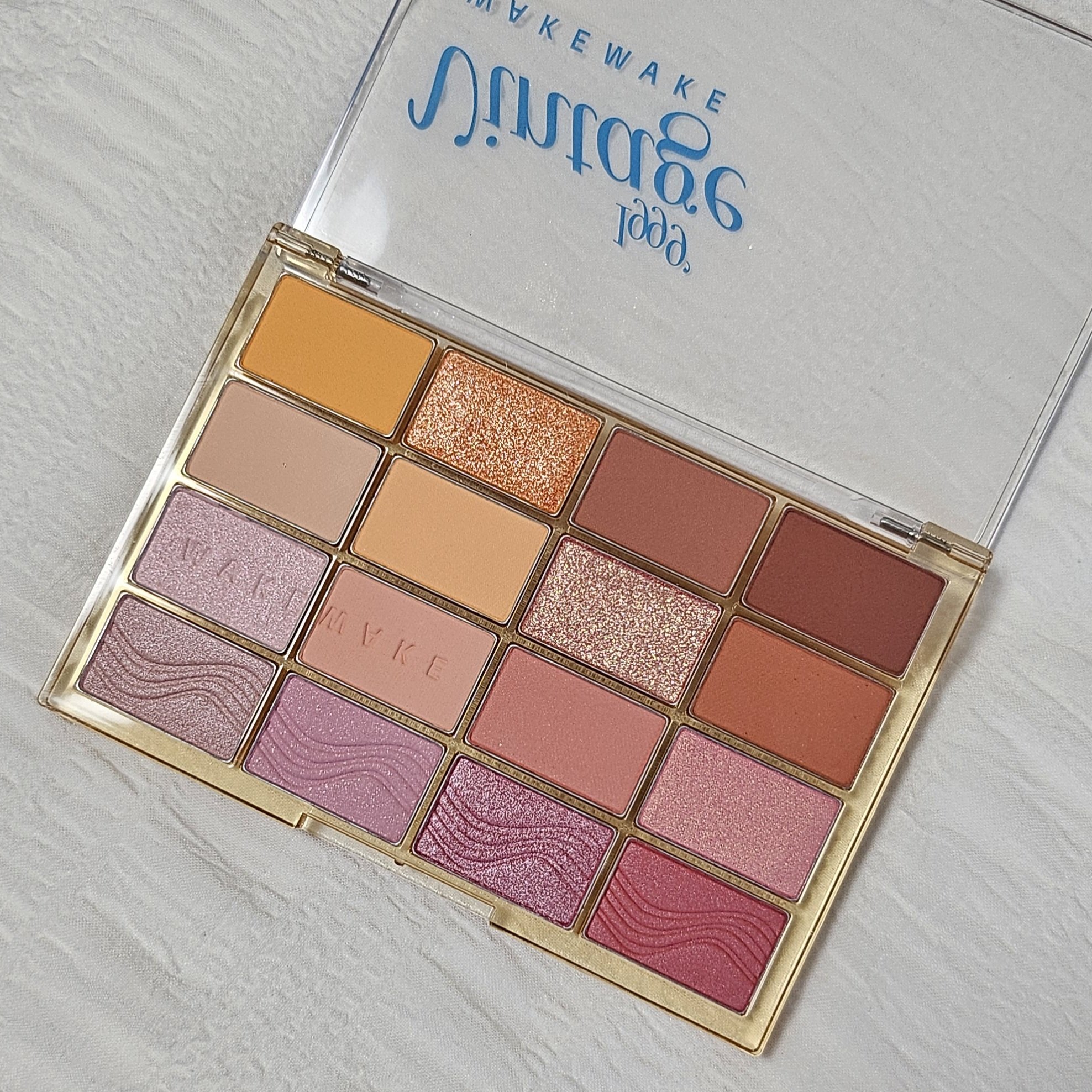 ソフトブラーリングアイパレット/wakemake/アイシャドウパレットを使ったクチコミ（2枚目）