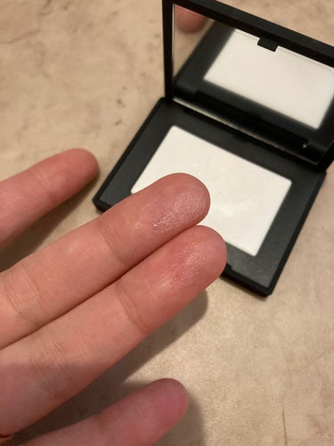 ライトリフレクティングセッティングパウダー　プレスト　N/NARS/プレストパウダーを使ったクチコミ（2枚目）