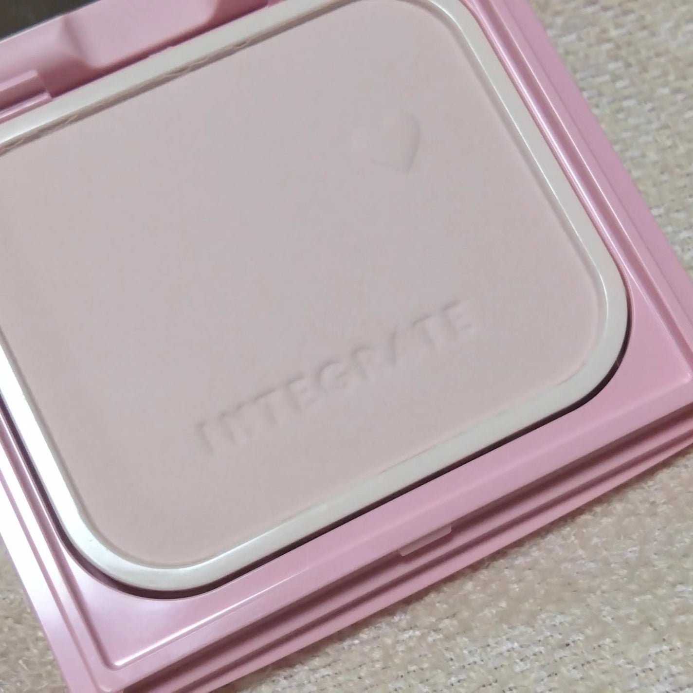 すっぴんメイカー トーンアップパウダーUV/インテグレート/プレストパウダーを使ったクチコミ(3枚目)