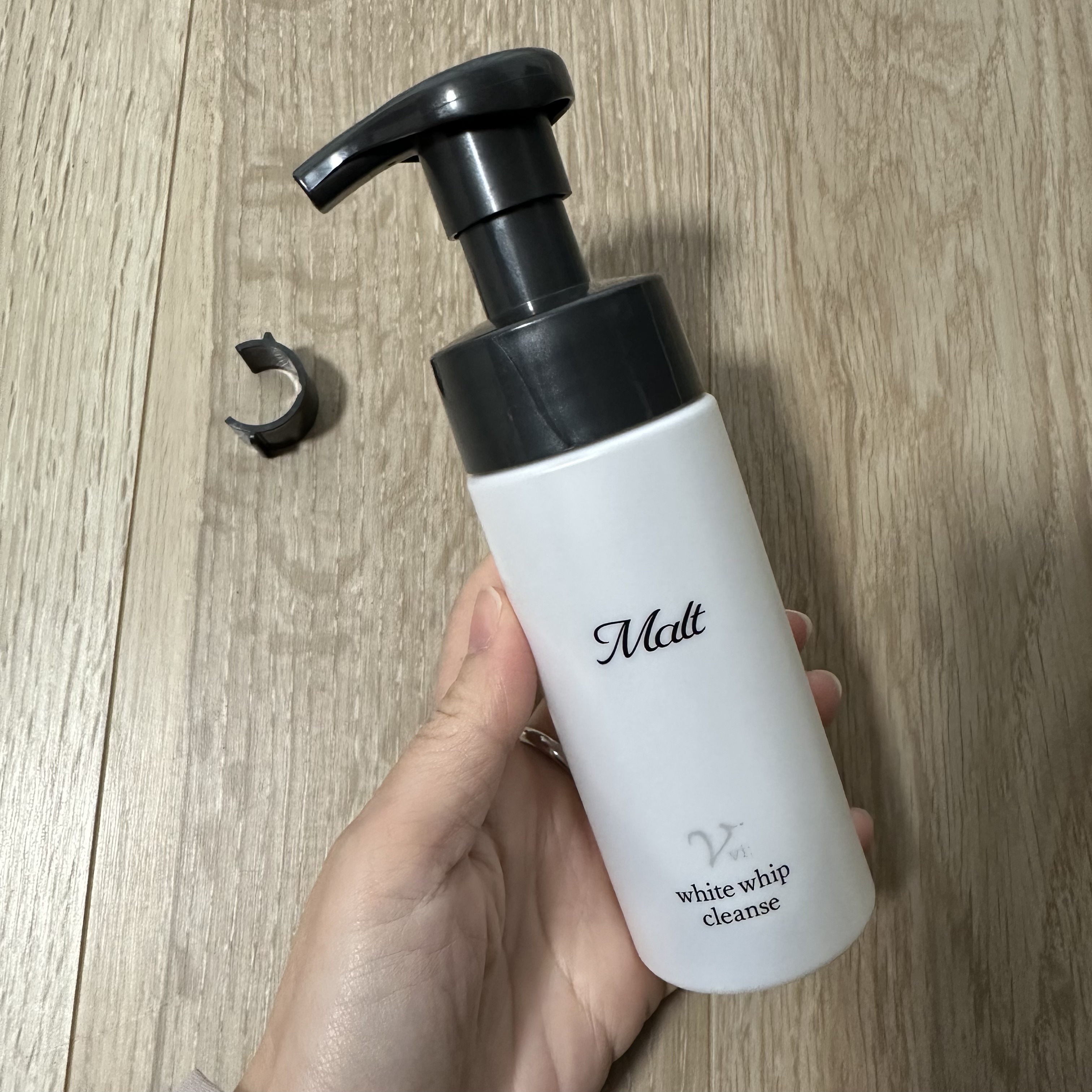 モイストホワイトホイップクレンズ/ヴィー/泡洗顔を使ったクチコミ（2枚目）