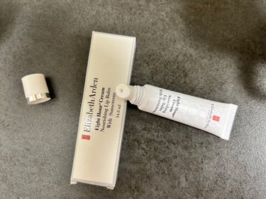 Eight Hour Cream Nourishing Lip Balm SPF20 PA++/エリザベス アーデン(海外)/リップケア・リップクリームを使ったクチコミ（1枚目）