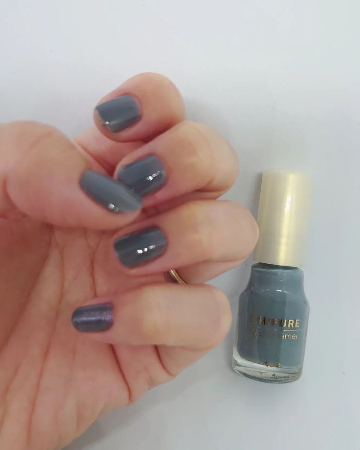 ネイル エナメル 048 グレー系/ちふれ/マニキュアを使ったクチコミ（2枚目）