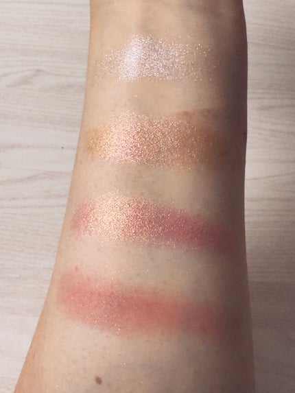 リュクス アイシャドウ クォード グロウ ウィズ ラブ コレクション/BOBBI BROWN/アイシャドウパレットを使ったクチコミ(9枚目)