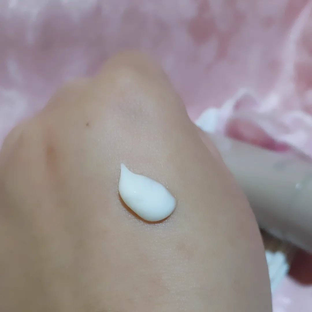 BORDER FREE cosmetics レチノピールボディクリームのクチコミ「レチノピールボディクリーム

こちらのアイテムは発売から2度も完売したという「マルチフェイシャ.....」（3枚目）