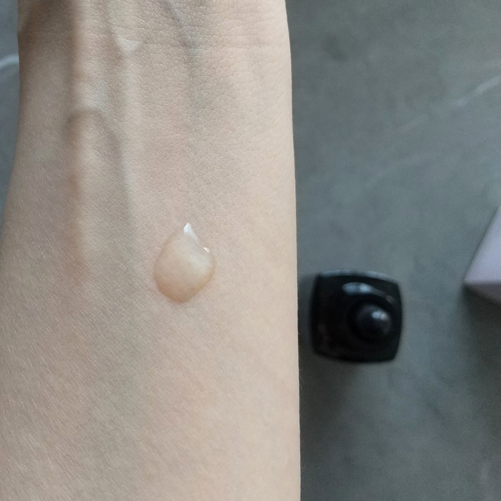 ルミエール ヴァイタルC 30mL/FEMMUE/ブースター・導入液を使ったクチコミ（3枚目）