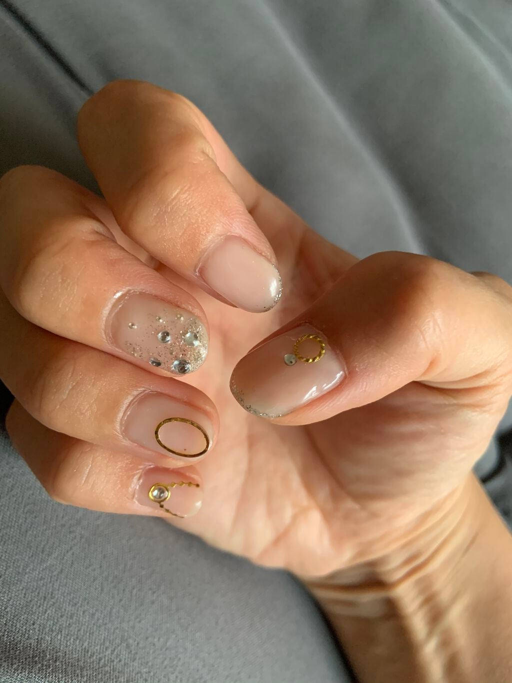 chicca on LIPS 「友達の結婚式にお呼ばれだったので久しぶりにセルフネイル💅深緑の..」(2枚目)