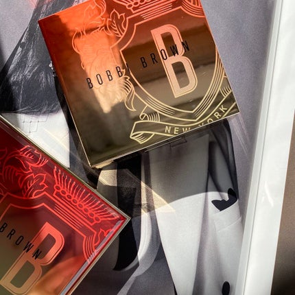 ハイライティング パウダー L01 ピンクグロウ(限定パッケージ)/BOBBI BROWN/パウダーハイライトを使ったクチコミ(3枚目)