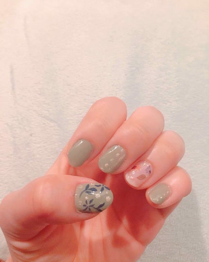 #ボタニカルネイルのネイルデザイン